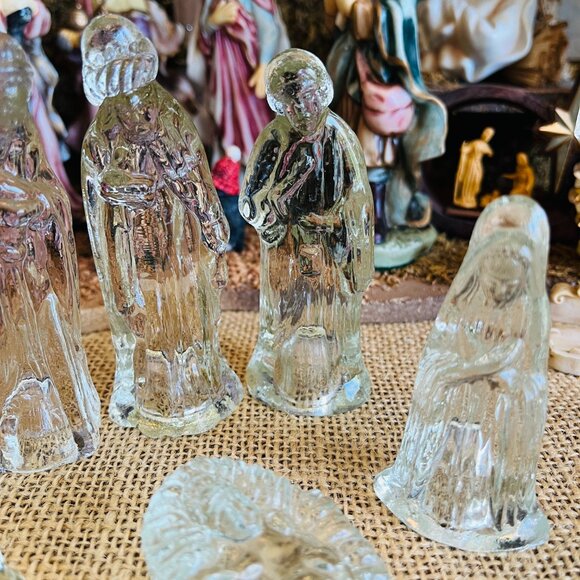 Vintage 6 pc Clear Glass Miniature Nativity Set Christmas - Picture 7 of 8